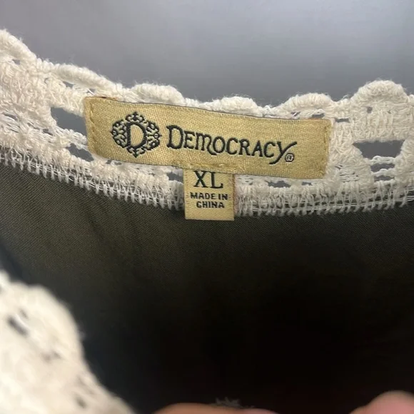 Democracy Olive and Cream Lace Blouse XL - Picture 4 of 9